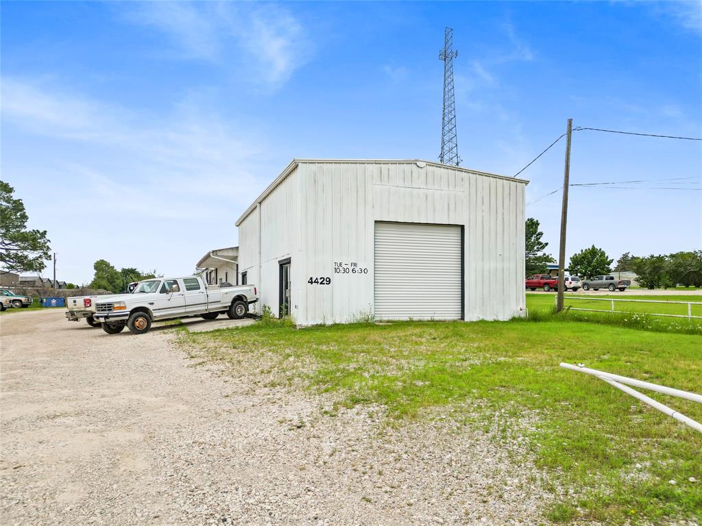 4429 W State Highway 31