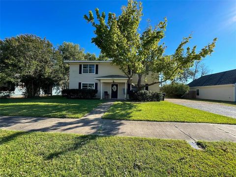 Photo of 1016 W Gandy Street #4, Denison, TX 75020 (MLS # 21228326)