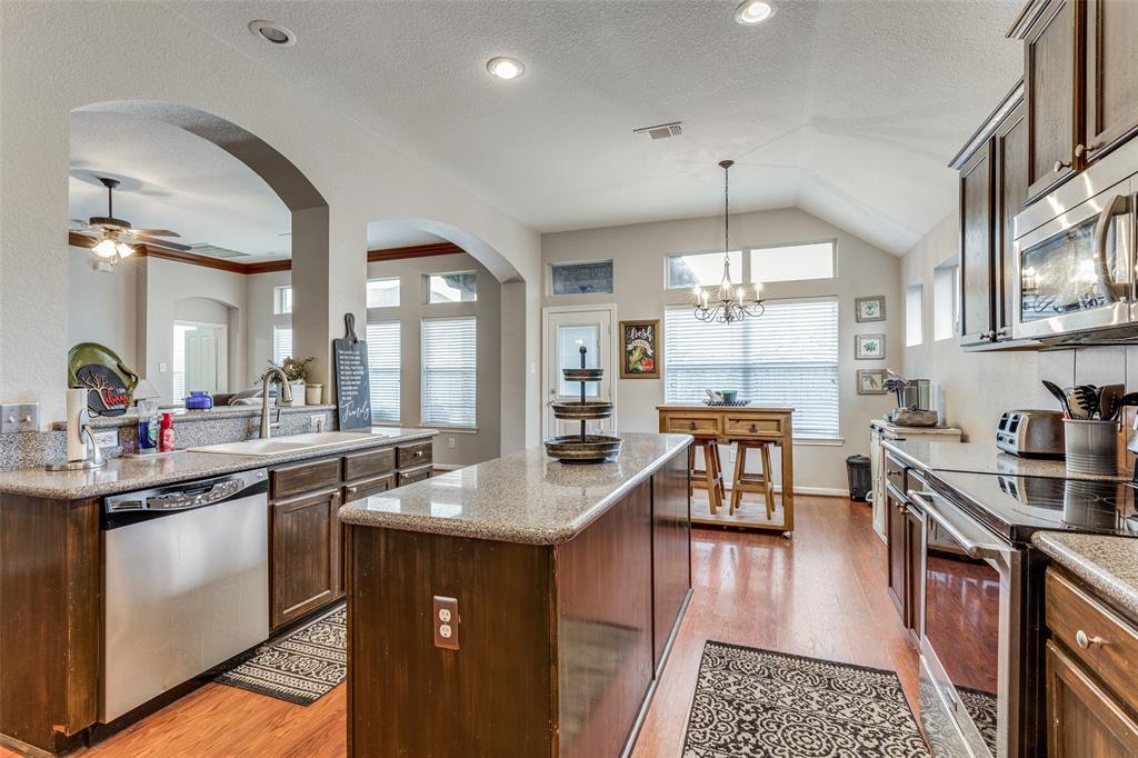 Mistletoe Hill Ph I & II - Residential Lease