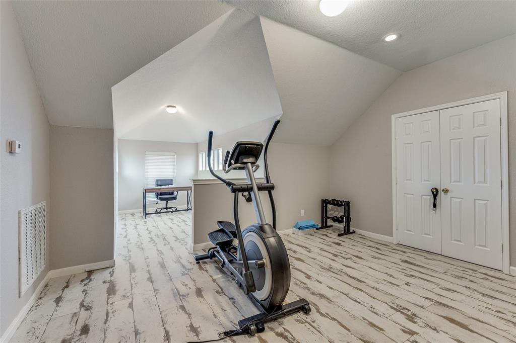 Mistletoe Hill Ph I & II - Residential Lease