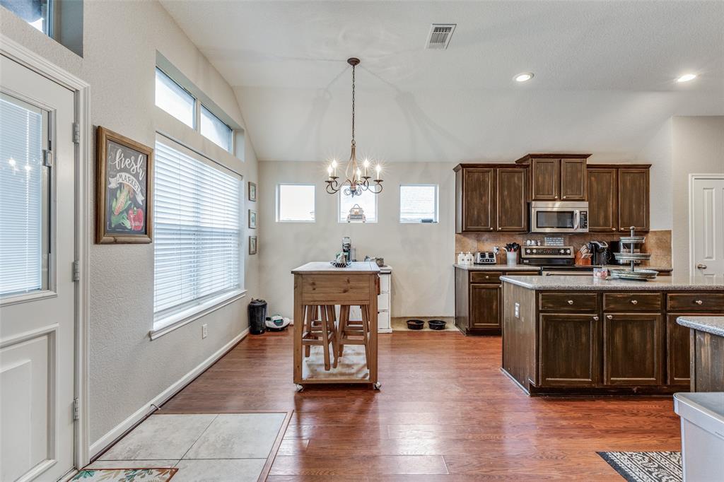 Mistletoe Hill Ph I & II - Residential Lease