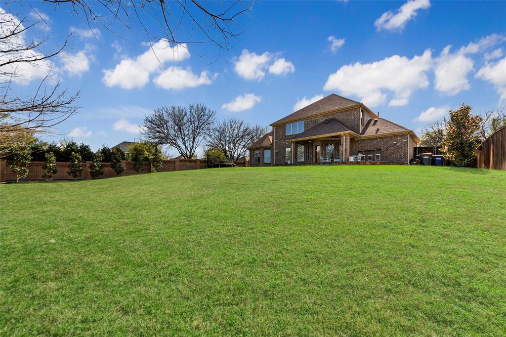 1105 Mallard Lakes Drive
