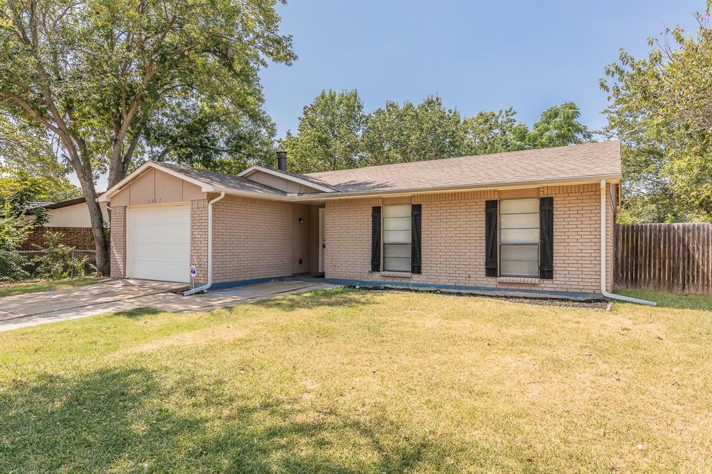 2817 Eddie Place