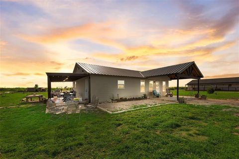 Photo of 199 Hill County Road 4434, Itasca, TX 76055 (MLS # 21280437)