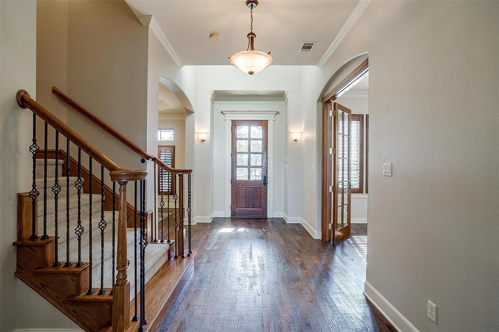 105 Stonehurst Court