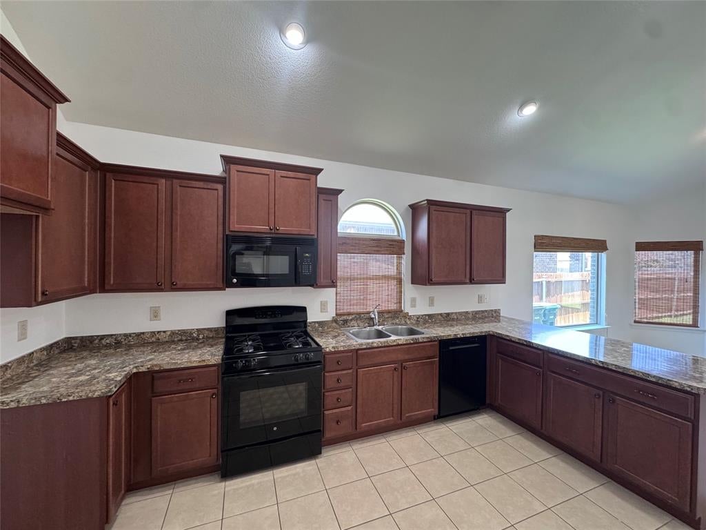 5912 Paluxy Sands Trail