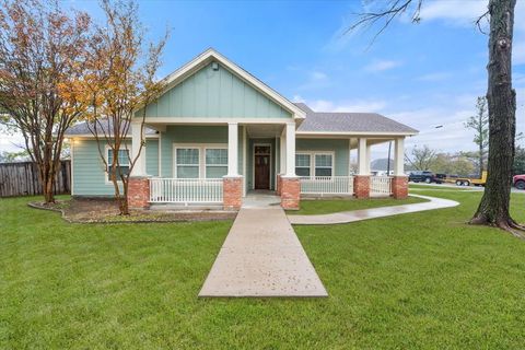 A home in Maypearl