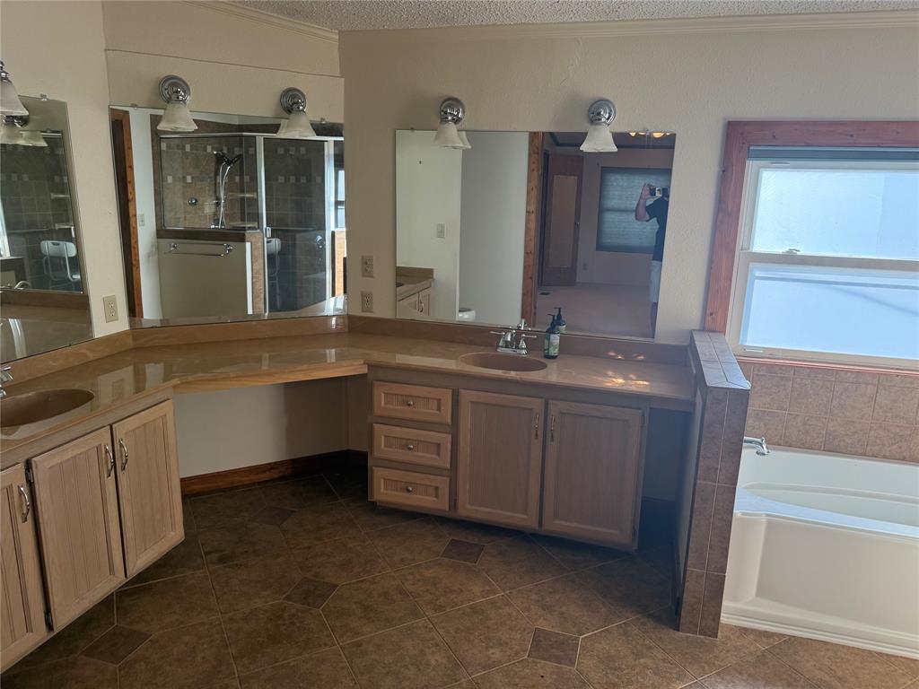 Constantin Park Lake - Residential