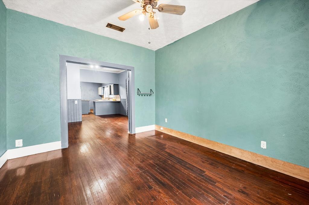 Orig Town Of Wolfe City - Residential