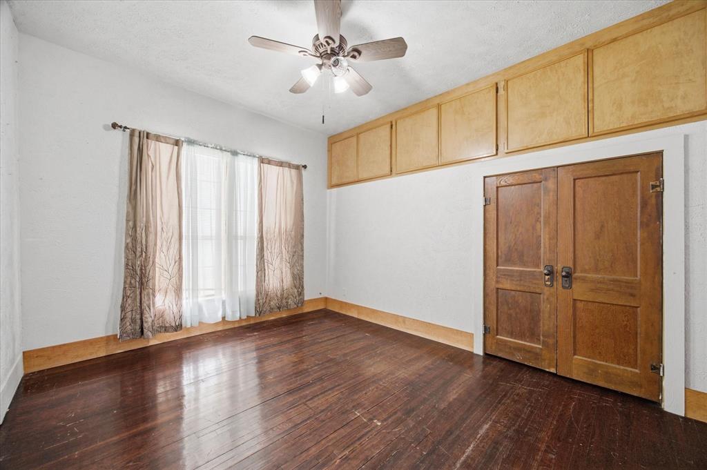 Orig Town Of Wolfe City - Residential