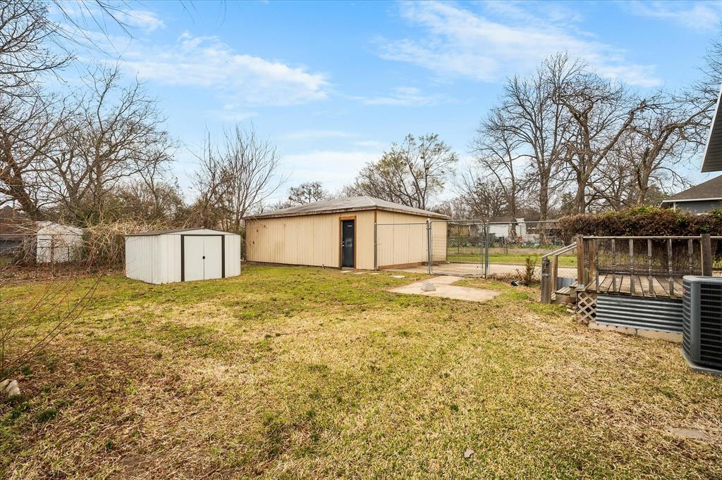 Orig Town Of Wolfe City - Residential