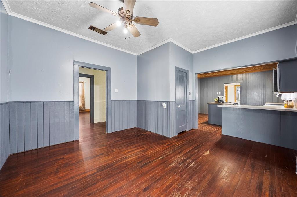 Orig Town Of Wolfe City - Residential