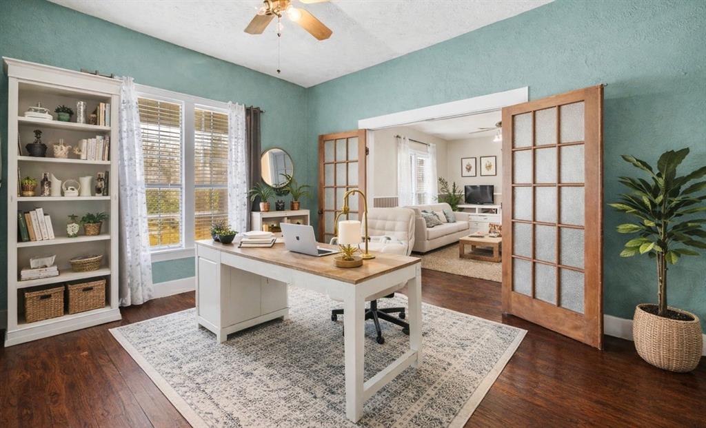 Orig Town Of Wolfe City - Residential