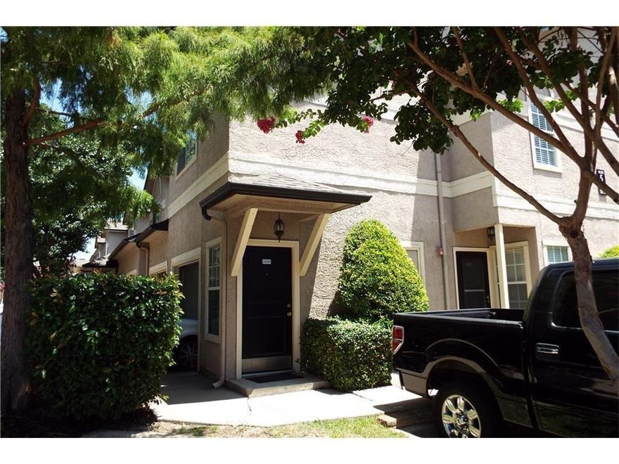 Wonderful 2-bedroom, 2 bath condos. Designer colors, SS appls (2006), hardwood floors, tile in baths, granite counter-tops in kitchen & baths. 1 car garage w-GDO, gated community, comm pool & dog parking. Balcony has slated floor. Easy access to GB Turnpike, shopping & restaurants. Large WIC & built-in linen closet. Crown molding thru-out, decorative alcove & lighting, WBFP w-stone mantle & pretty kitchen.