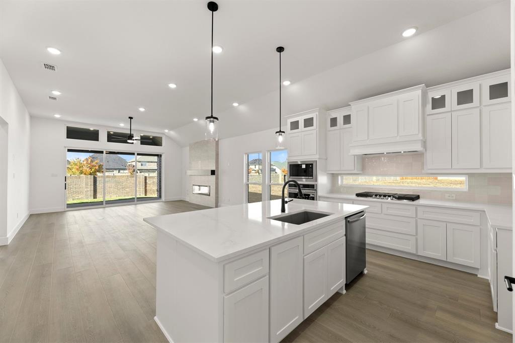 Valencia On The Lake - Residential