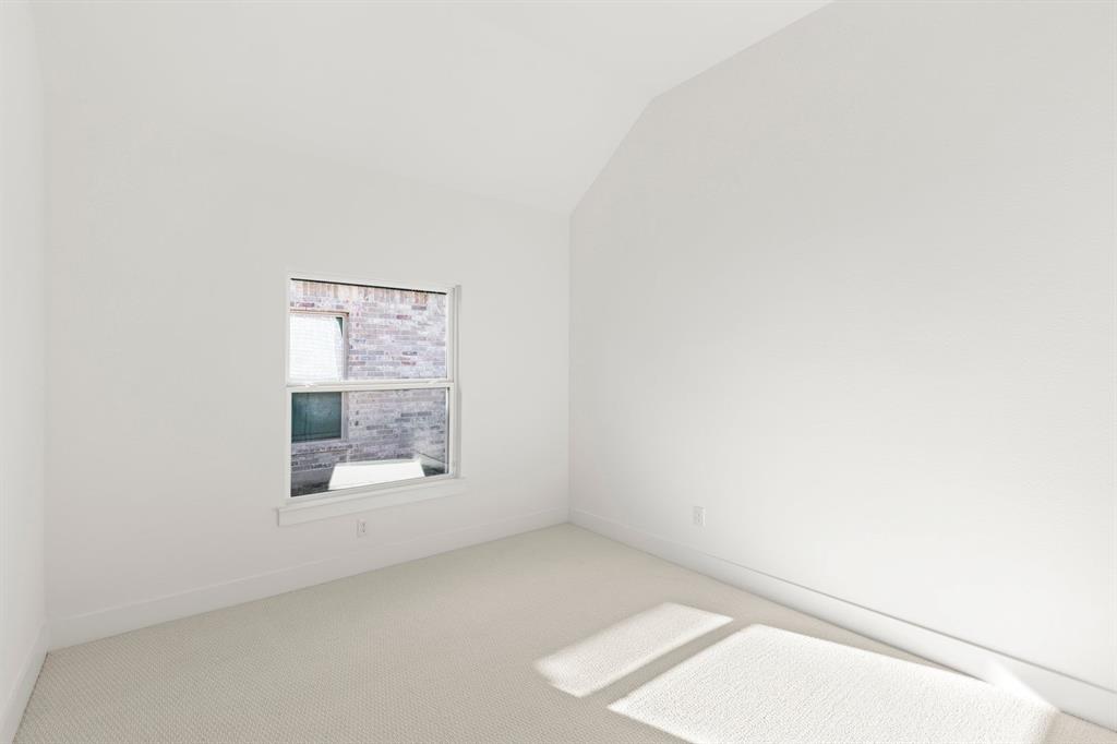 Valencia On The Lake - Residential