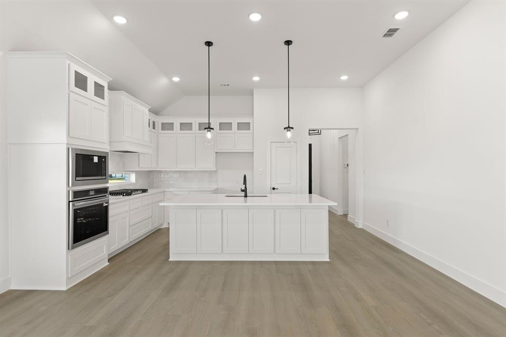 Valencia On The Lake - Residential