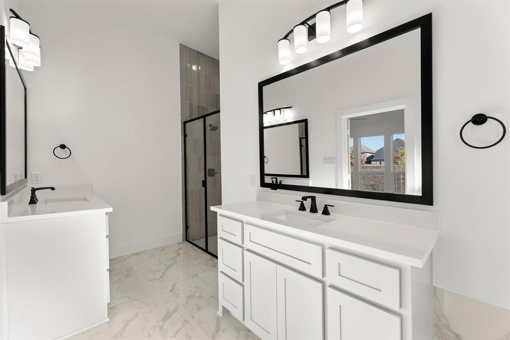 Valencia On The Lake - Residential