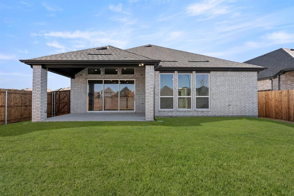 Valencia On The Lake - Residential