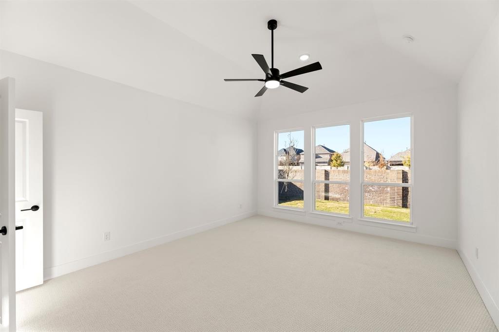 Valencia On The Lake - Residential