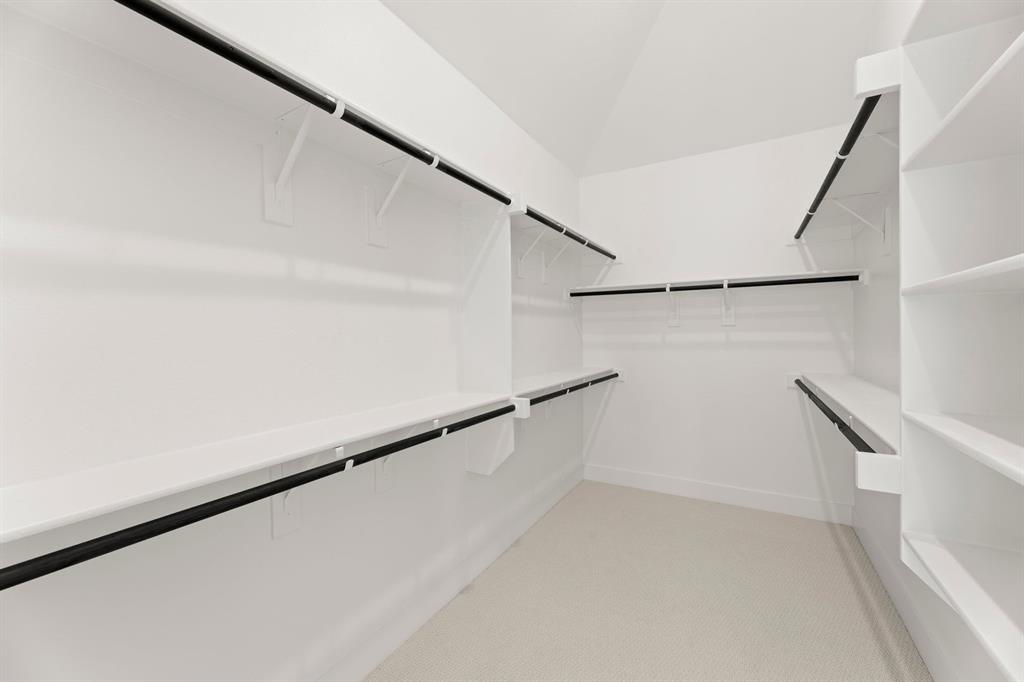 Valencia On The Lake - Residential