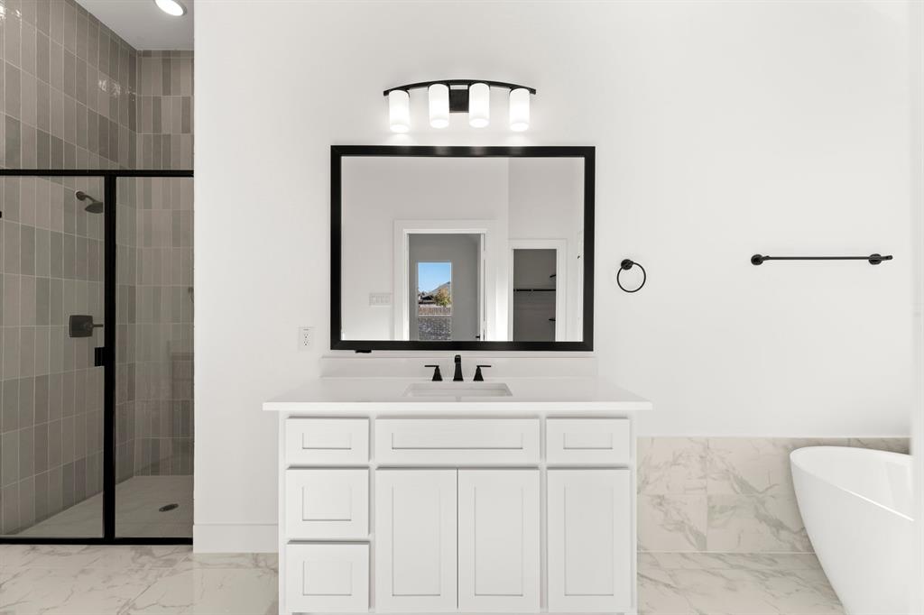 Valencia On The Lake - Residential