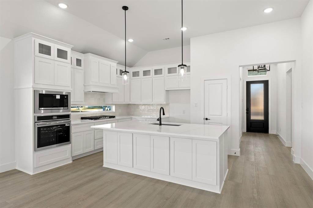 Valencia On The Lake - Residential