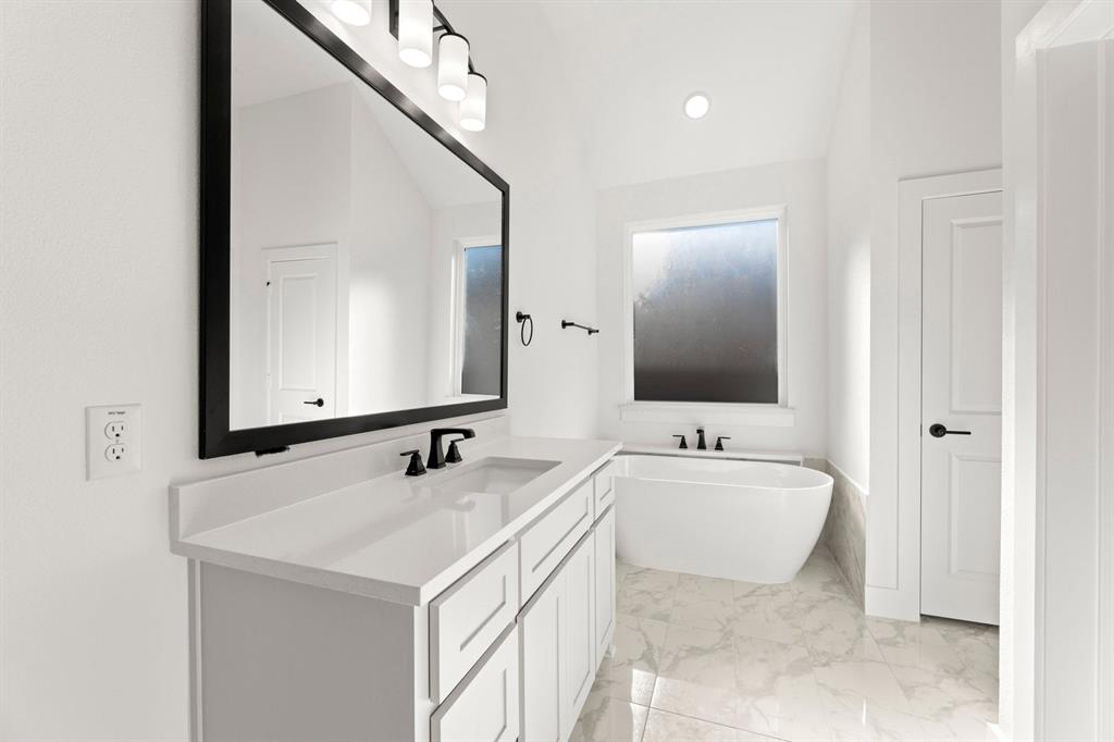 Valencia On The Lake - Residential