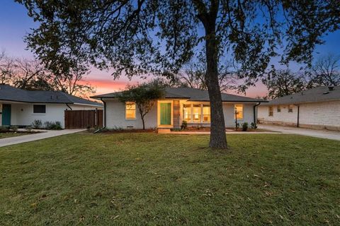 2812 San Medina Avenue Dallas TX 75228