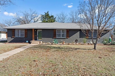 A home in Waxahachie