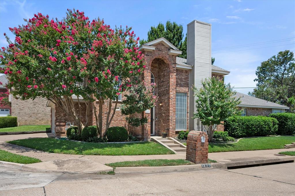 1239 Falcon Trail
