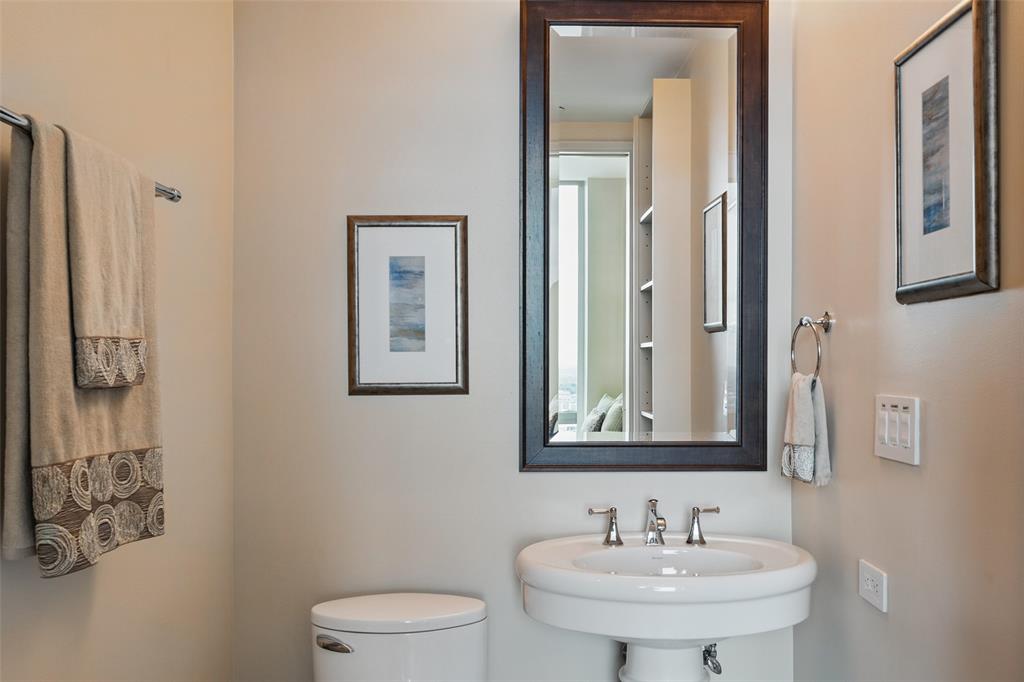 1301 Throckmorton Residences - Residential Lease