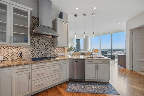 Tiny photo for 1301 Throckmorton Street #2805, Fort Worth, TX 76102 (MLS # 20929682)