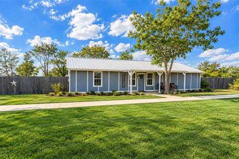 Tiny photo for 728 Water Oak Street, Dublin, TX 76446 (MLS # 21396818)