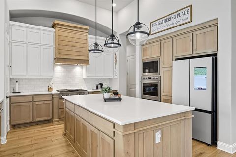 Tiny photo for 2016 Strolling Way, Argyle, TX 76226 (MLS # 21175466)