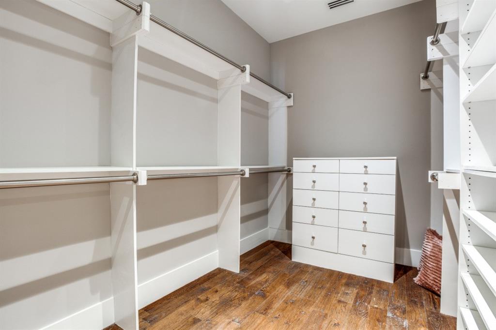 Residences/Stoneleigh - Residential