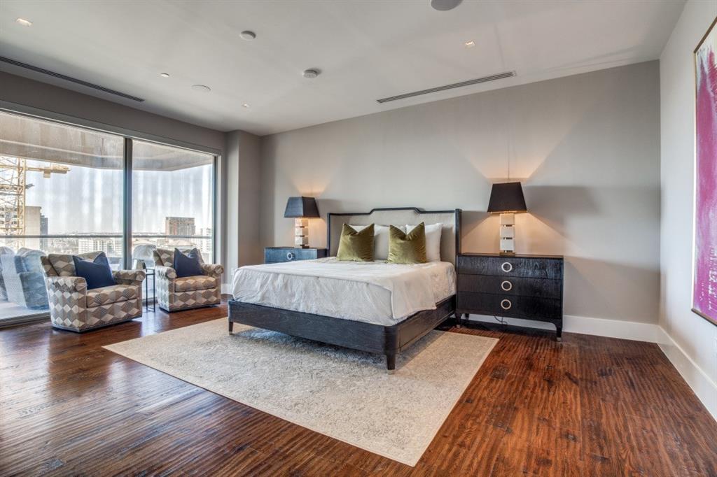 Residences/Stoneleigh - Residential