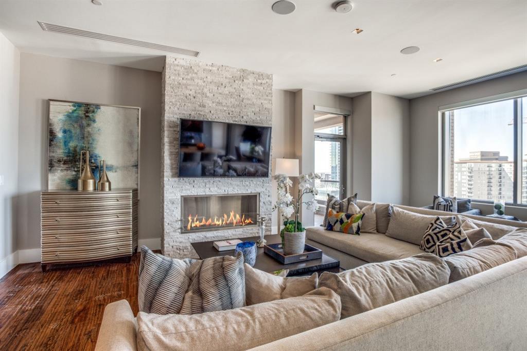 Residences/Stoneleigh - Residential