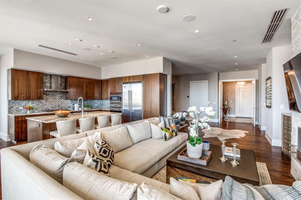 Residences/Stoneleigh - Residential