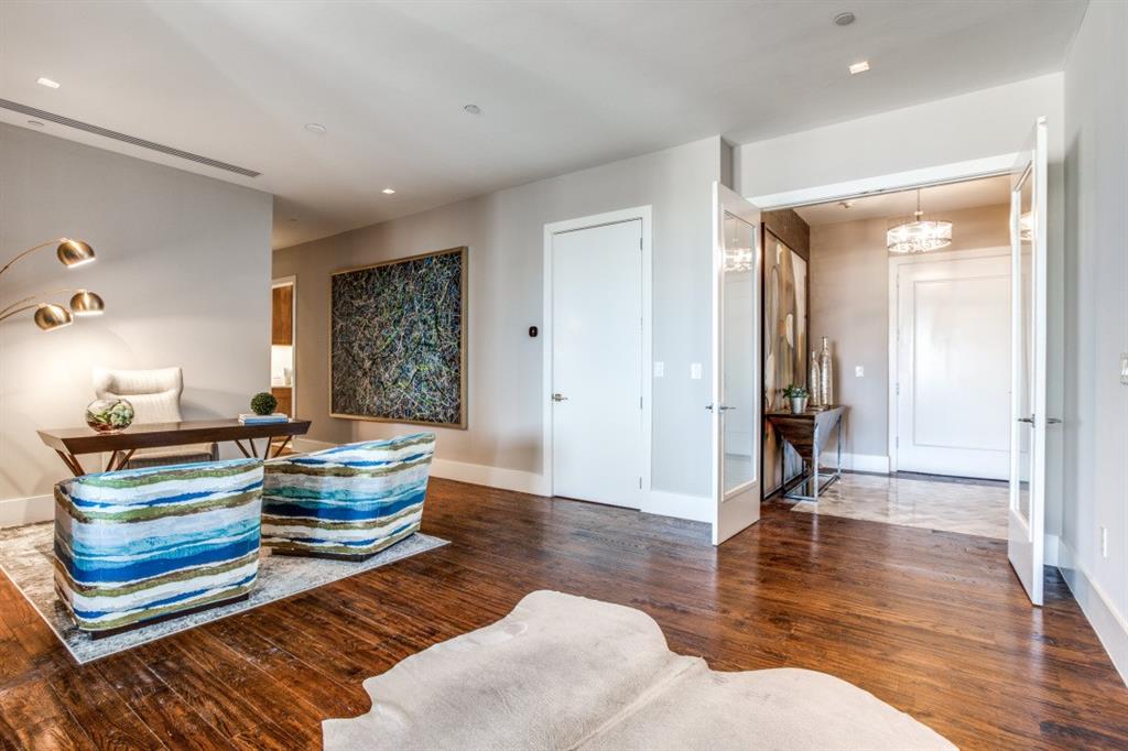 Residences/Stoneleigh - Residential