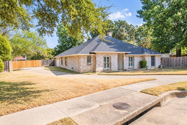 301 MORRISON CT, EULESS, TX 76039 - Image 81a9e8b6410dddb9394b498c8cfb06d8/757995908