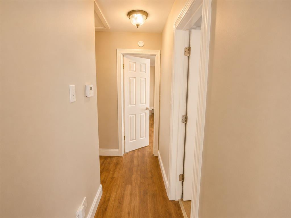 411 W College Street - Photo 4