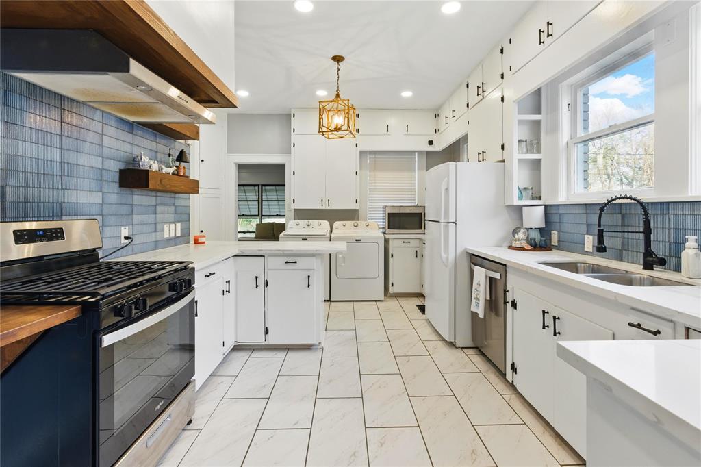 Shreveport, Louisiana 71105, United States, 3 Bedrooms Bedrooms, ,2 BathroomsBathrooms,Residential,Contingent,89790