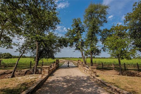 395 County Road 2530 Meridian TX 76665