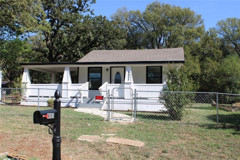 Photo of 4605 Hillside Avenue, Fort Worth, TX 76119 (MLS # 21422206)