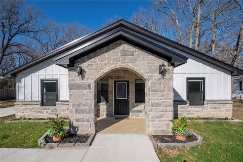 A home in Mabank