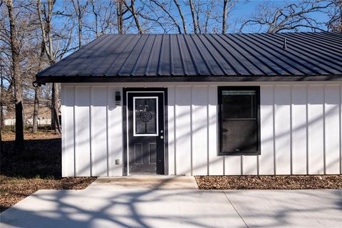 A home in Mabank