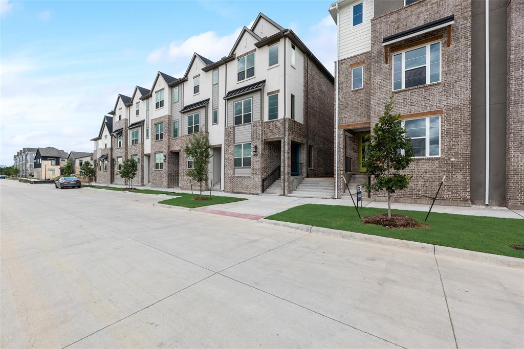 921 Heights Way