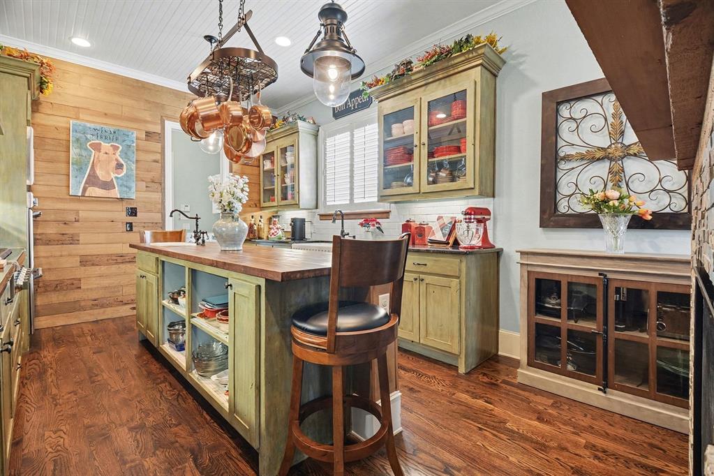 809 W Louisiana Street