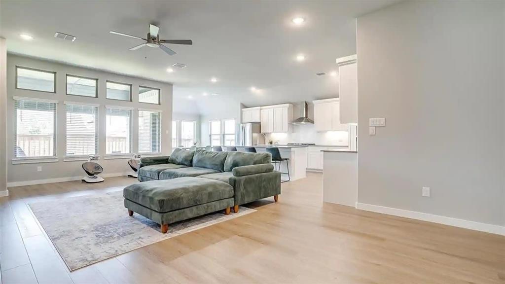 1632 Thunderbird Drive